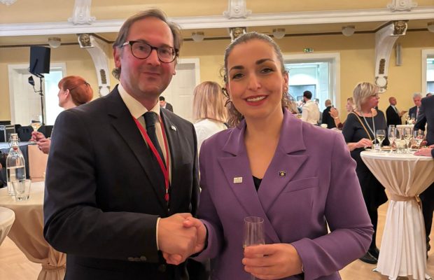 Minnich und Osmani in Laibach