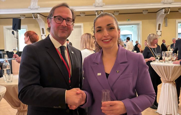 Minnich und Osmani in Laibach